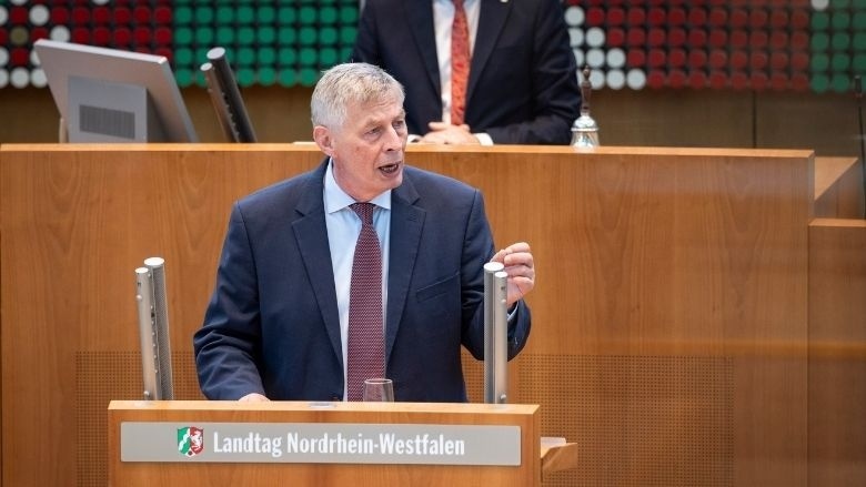 Bodo L�ttgen im Plenum